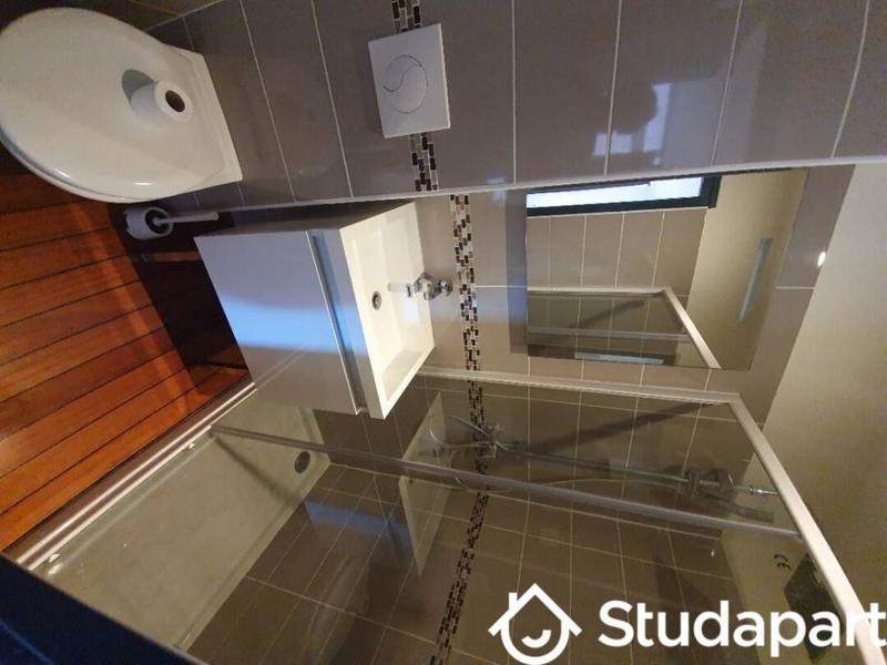 Chambre - 11 m² - 1 pièce