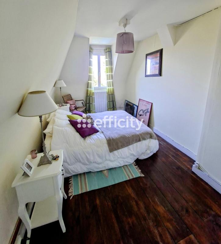 Demeure - 264 m² - 11 pièces