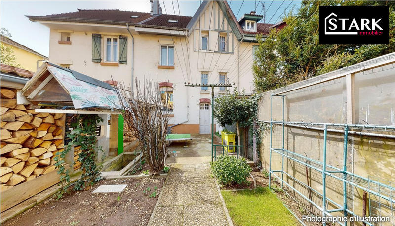 Maison - 90 m² - 5 pièces