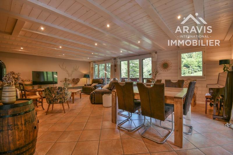 Propriété - 234 m² - 7 pièces