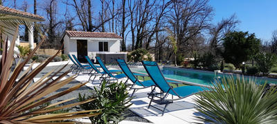 Maison - 235 m² - 8 pièces