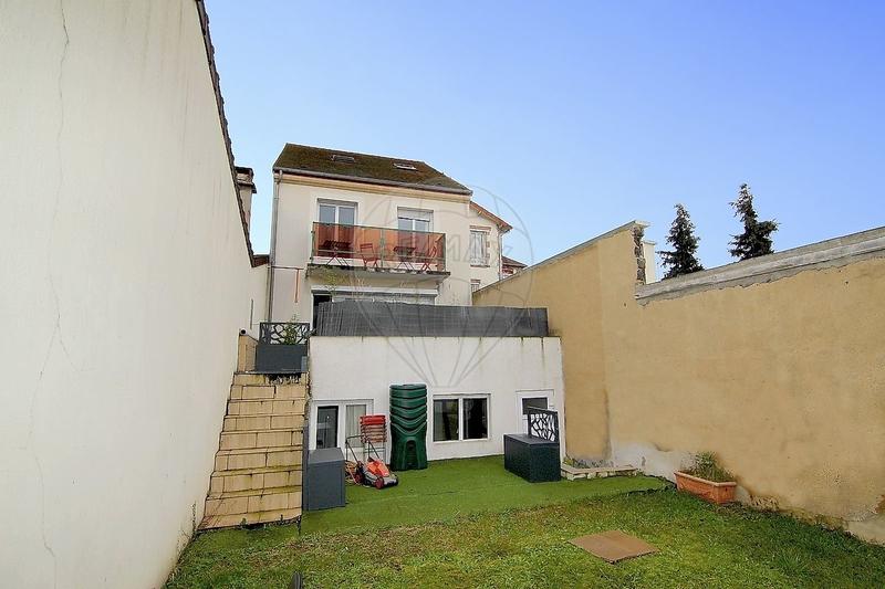 Maison - 142 m² - 9 pièces
