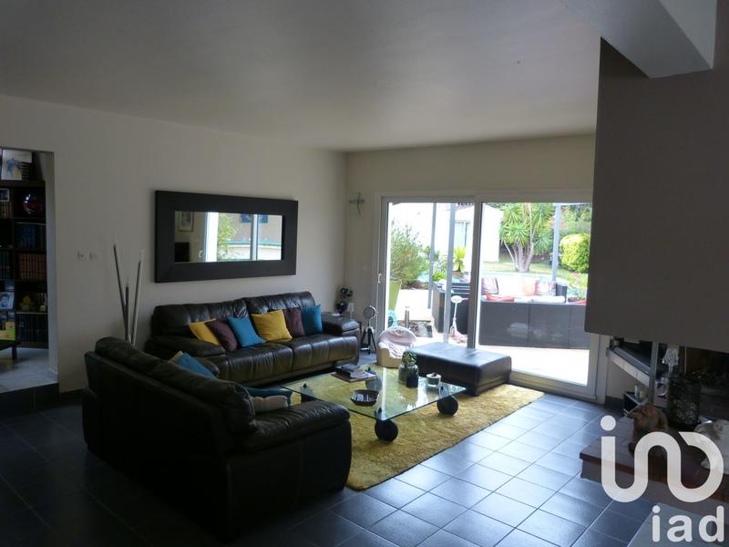 Maison - 210 m² - 9 pièces