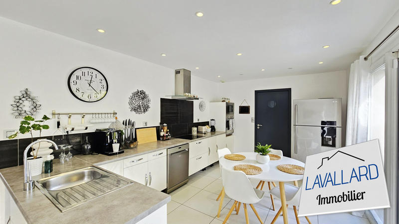 Maison contemporaine - 146 m² - 6 pièces