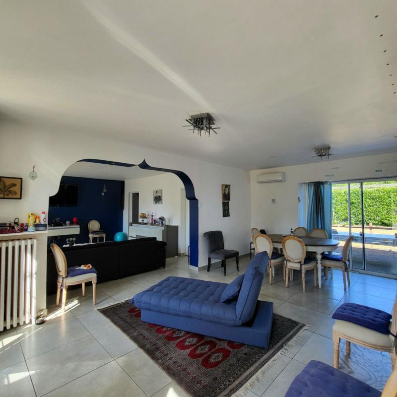 Maison - 359 m² - 13 pièces