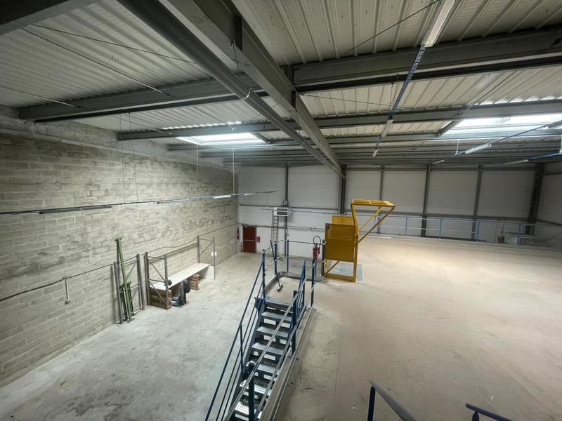 Local commercial - 679 m²