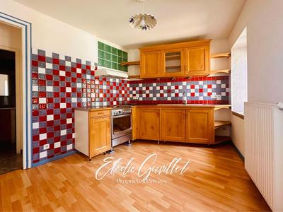 Maison - 304 m² - 11 pièces