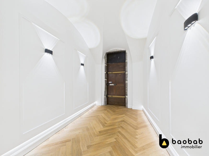 Appartement - 238 m² - 6 pièces