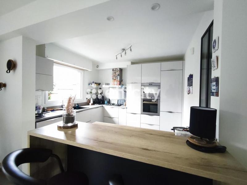 Pavillon - 95 m² - 5 pièces