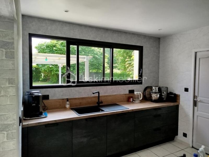 Maison - 248 m² - 11 pièces