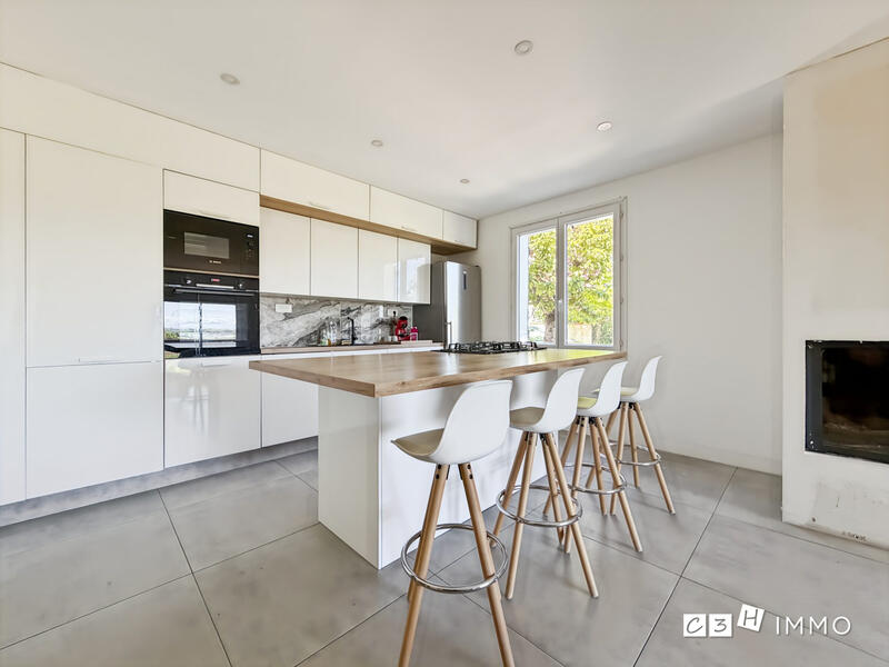 Maison - 82 m² - 4 pièces