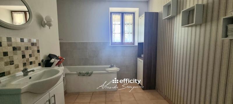 Maison - 174 m² - 7 pièces