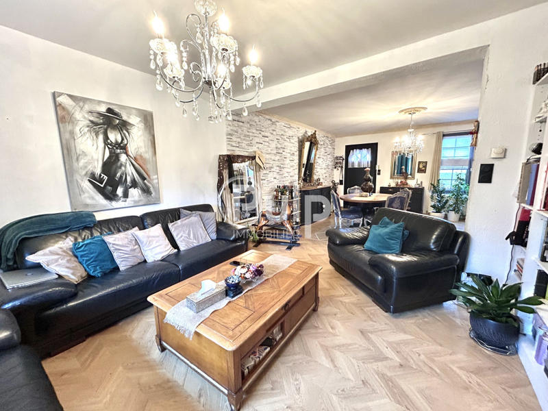 Maison - 160 m² - 8 pièces