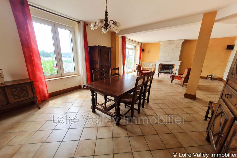 Maison - 210 m² - 6 pièces