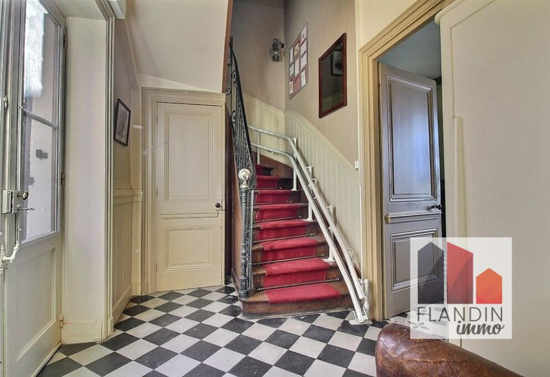 Propriété - 350 m² - 11 pièces