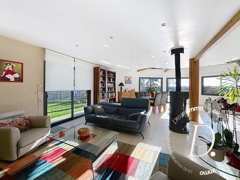 Villa - 191 m² - 8 pièces