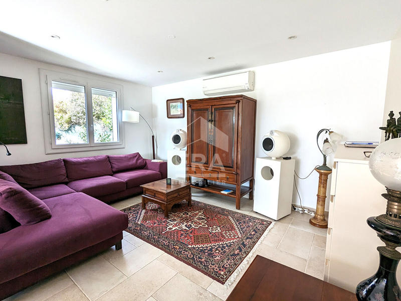 Maison - 233 m² - 10 pièces