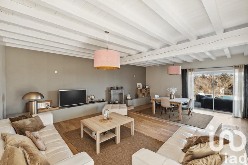 Maison - 210 m² - 6 pièces