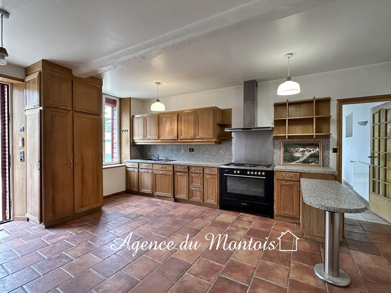 Maison - 192 m² - 6 pièces
