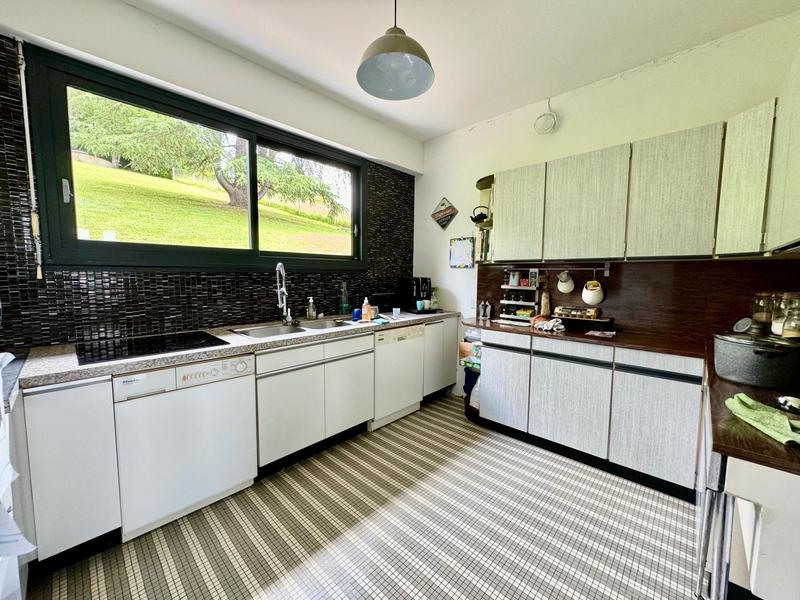 Maison - 200 m² - 7 pièces