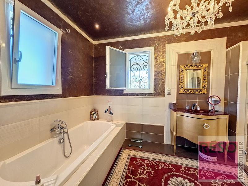 Villa - 274 m² - 7 pièces