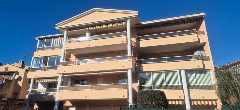 Appartement - 82 m² - 3 pièces