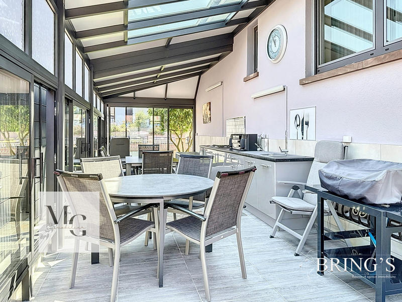 Maison - 189 m² - 5 pièces