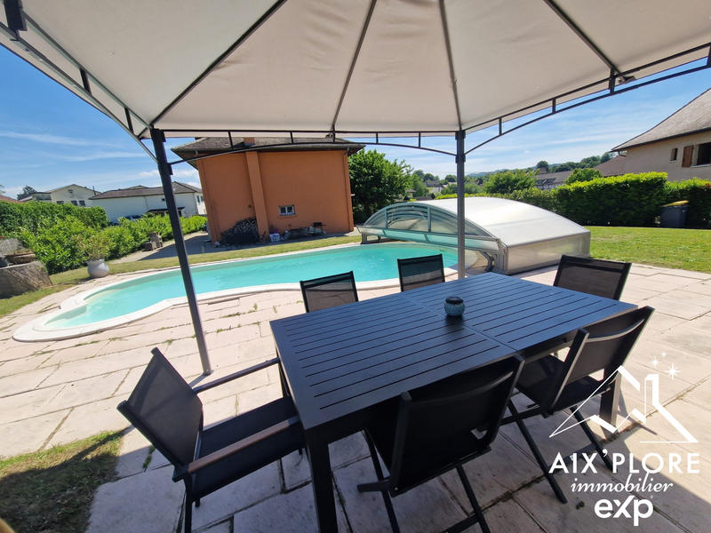 Maison - 265 m² - 12 pièces