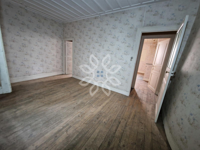 Maison - 80 m² - 5 pièces