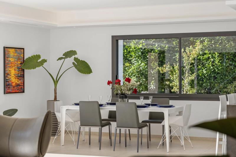 Villa - 326 m² - 9 pièces