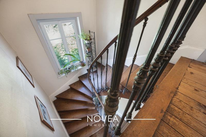 Maison ancienne - 210 m² - 8 pièces