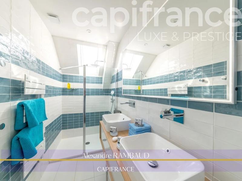 Demeure - 435 m² - 17 pièces