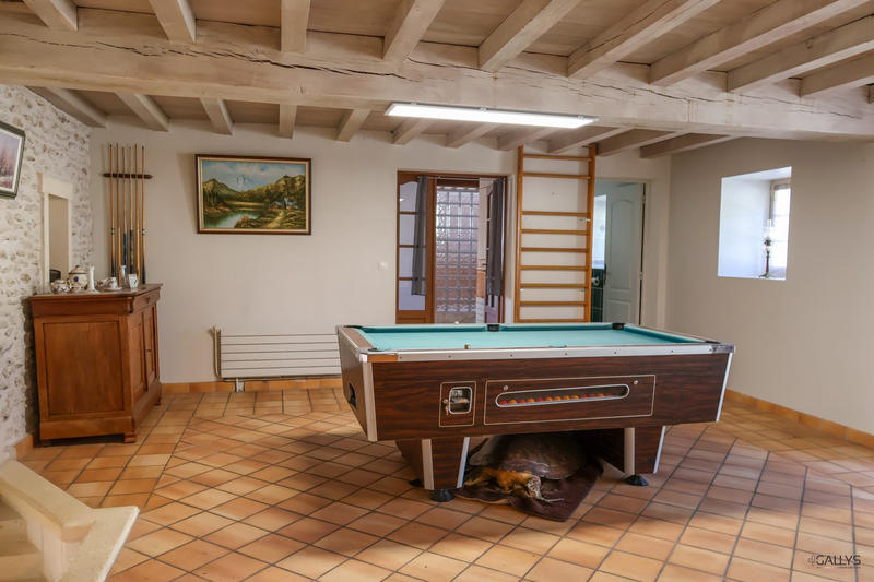 Maison ancienne - 540 m² - 9 pièces