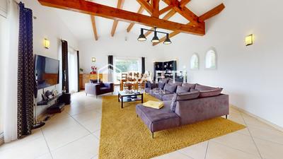 Villa - 321 m² - 10 pièces