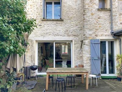 Maison - 161 m² - 7 pièces