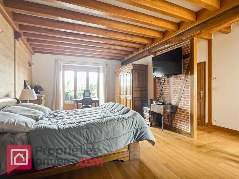 Maison - 260 m² - 9 pièces