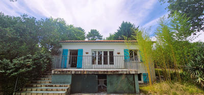 Maison - 190 m² - 8 pièces