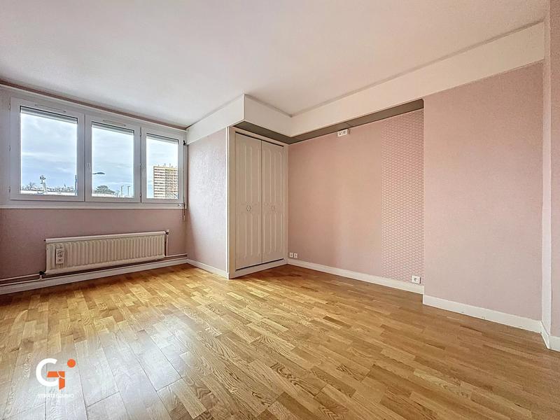 Appartement - 136 m² - 6 pièces