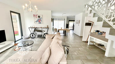 Maison - 111 m² - 4 pièces