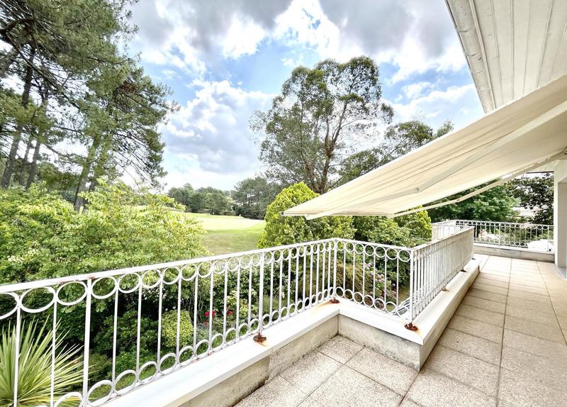 Villa - 222 m² - 6 pièces