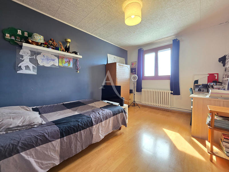 Maison - 225 m² - 8 pièces