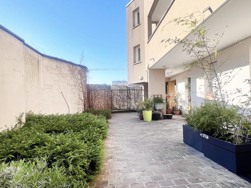 Appartement - 94 m² - 5 pièces
