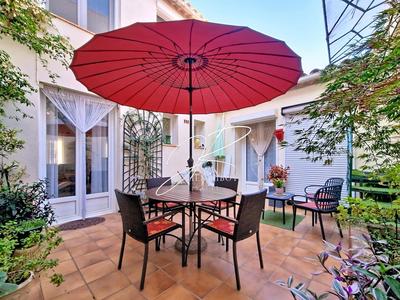 Maison - 243 m² - 7 pièces