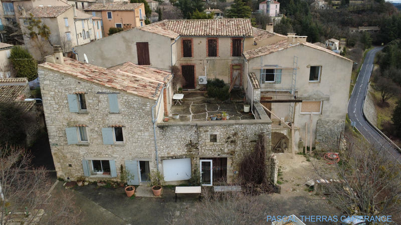 Maison - 250 m² - 10 pièces