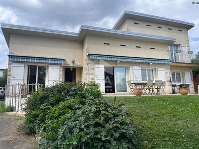 Maison - 153 m² - 5 pièces