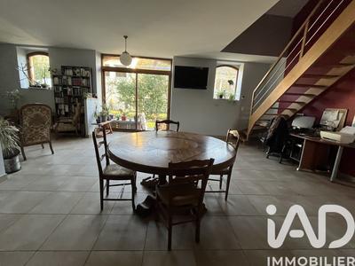 Maison - 238 m² - 7 pièces