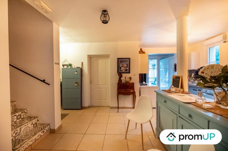 Maison traditionnelle - 260 m² - 8 pièces