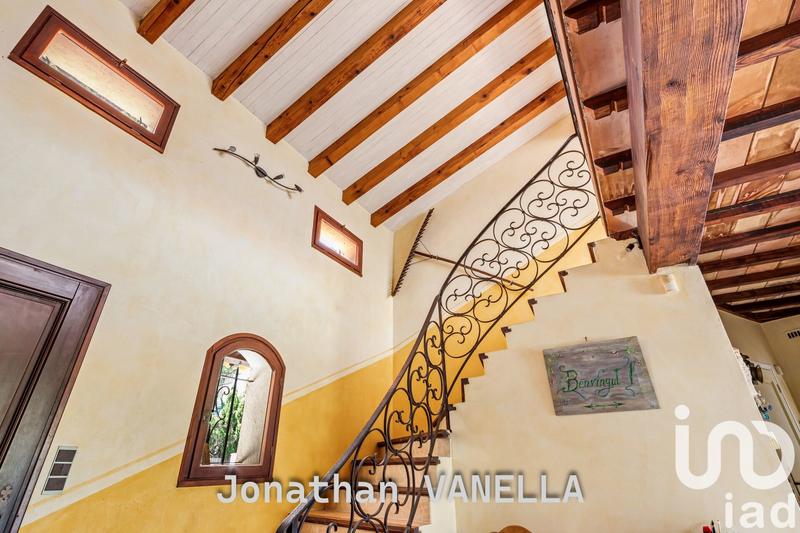 Maison - 238 m² - 8 pièces