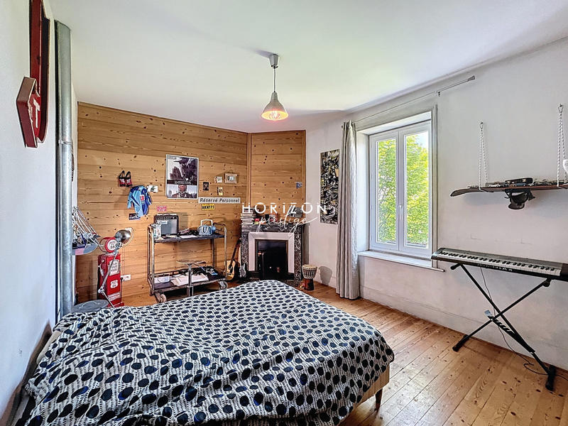 Maison - 255 m² - 6 pièces