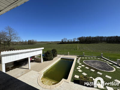 Maison - 253 m² - 7 pièces